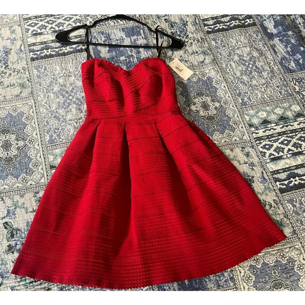 -FINAL PRICE- B. Darlin Woman’s sweetheart top Sleeveless dress size 1/2 NWT - Picture 1 of 6